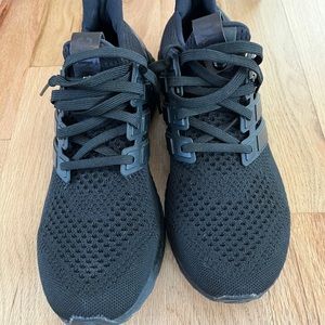 Adidas limited edition tripe black NYC ultraboost